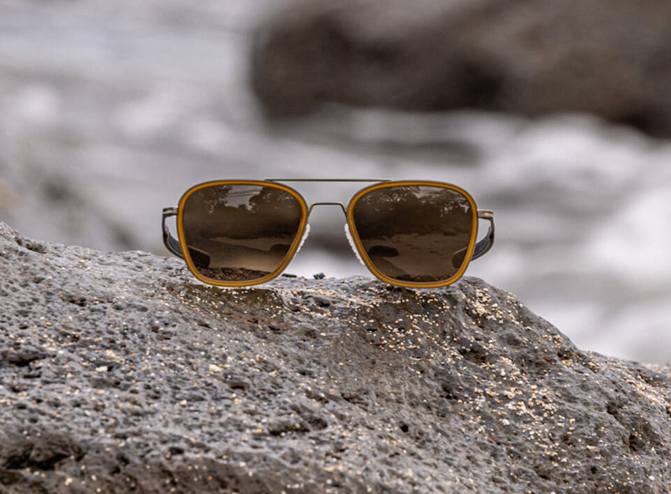 Falcon Mixed Material Frame