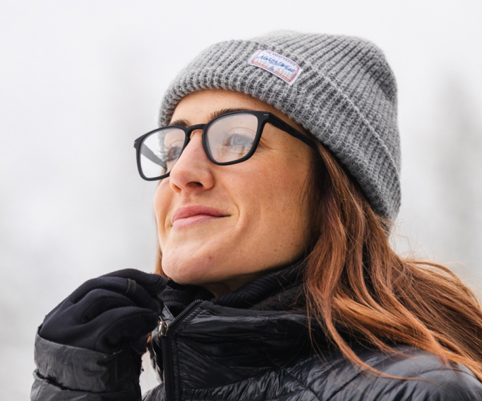 Woman in grey beanie wearing Hunter 2.0 eyeglasses