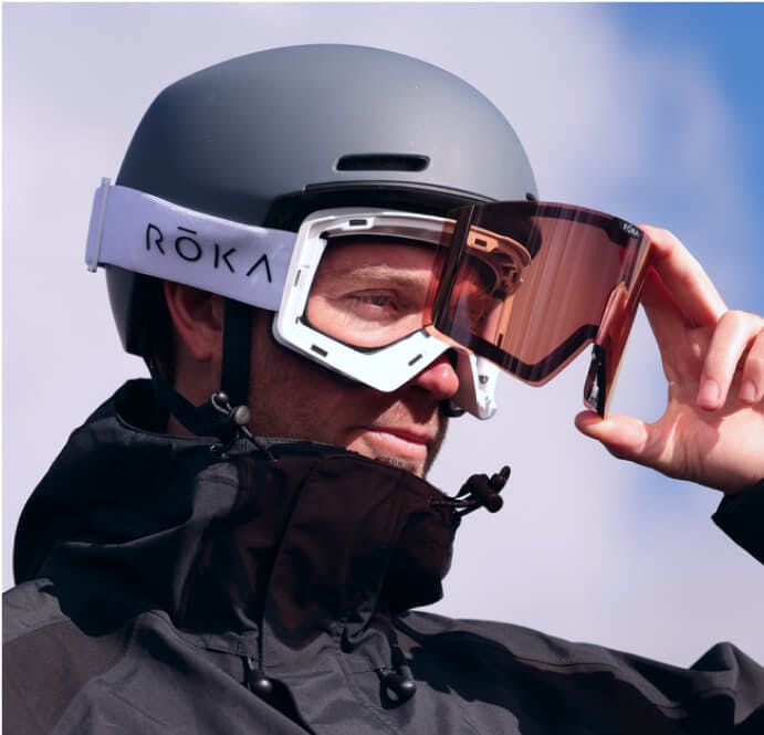 Man wearing Niseko Goggles