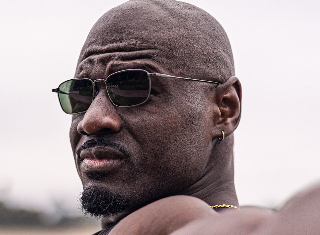 Man in vapor sunglasses