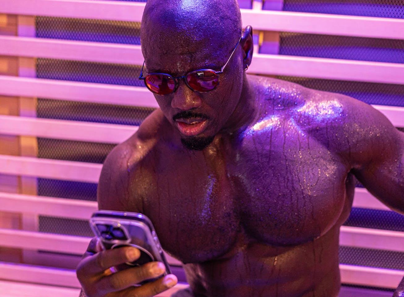 Man wearing Alto Fusion glasses in sauna