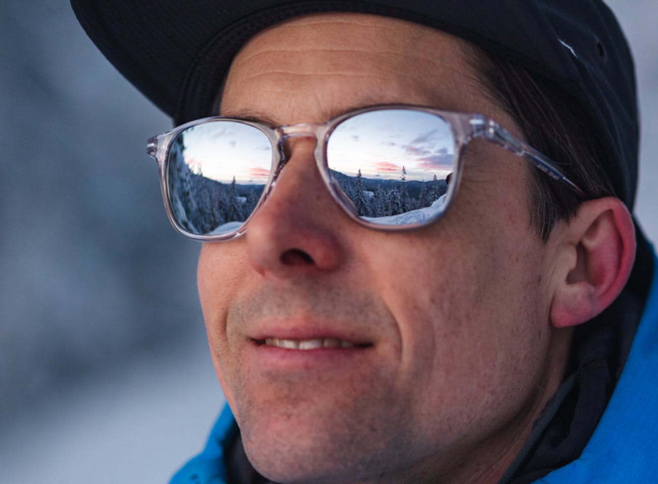 Man wearing Oslo mirrored sunglasses