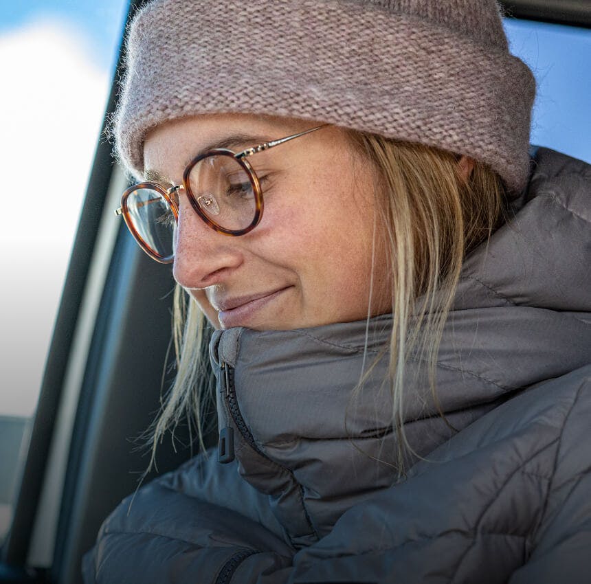 Woman in beanie and Alto Fusion Glasses