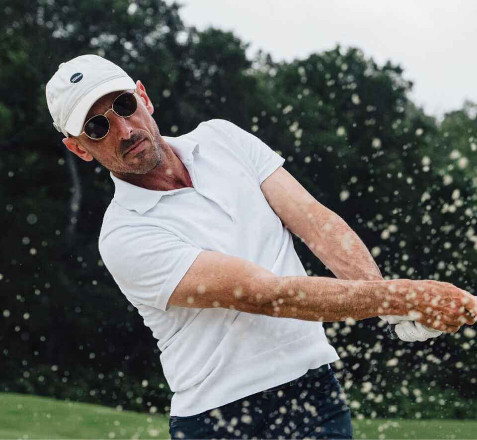 Man golfing out of bunker Alto Sunglasses