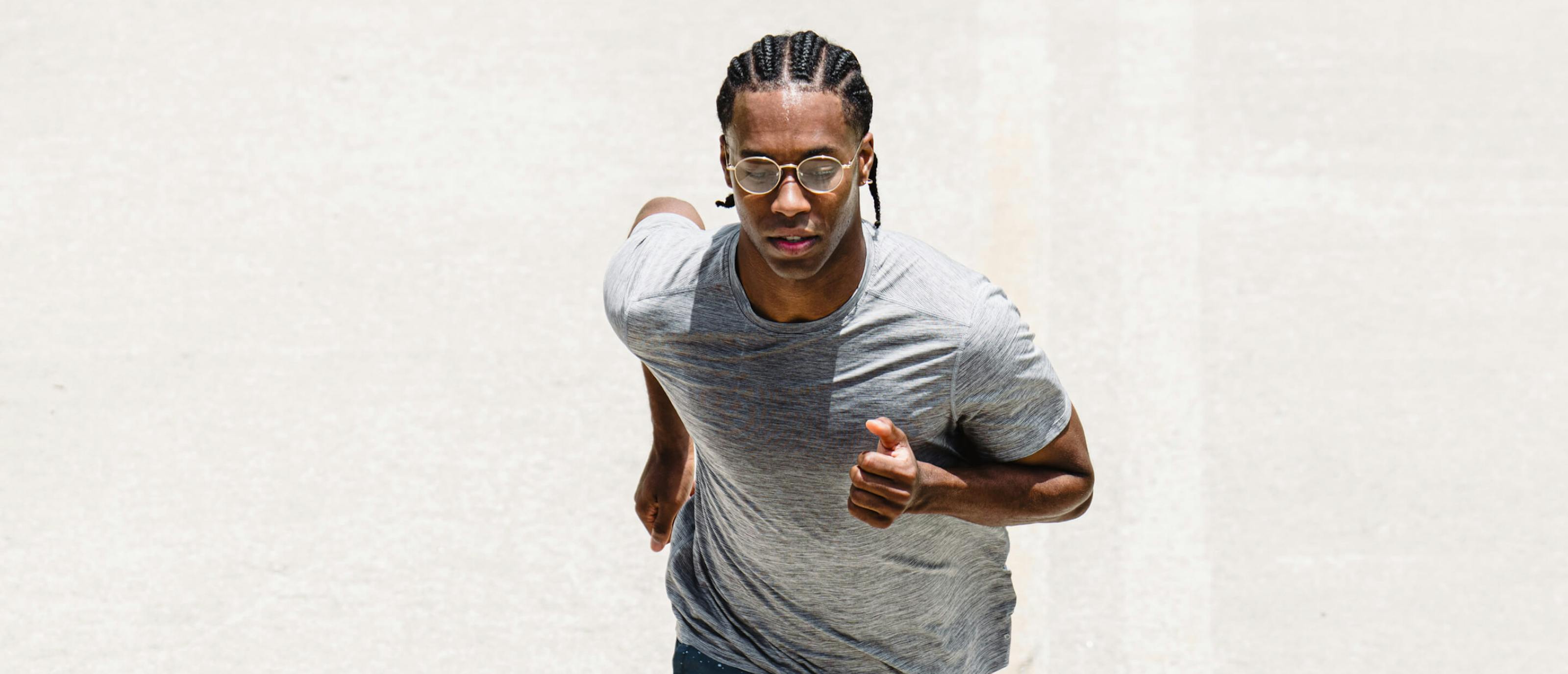 Man jogging in Alto Eyeglasses