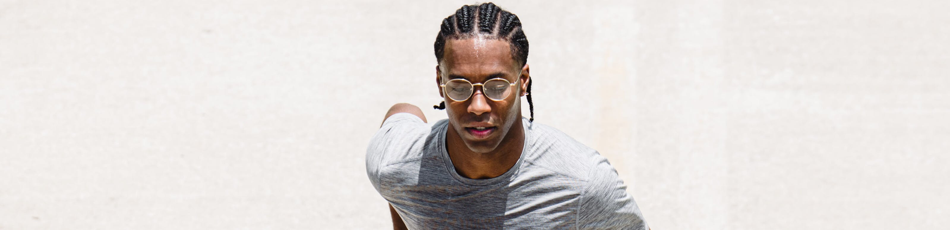 Man jogging in Alto Eyeglasses