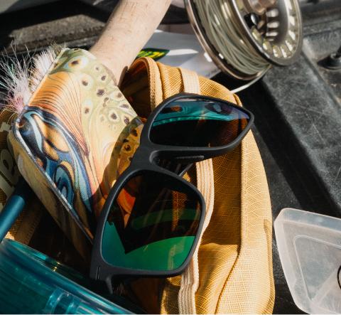Green mirror sunglasses